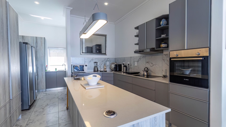 4 Bedroom Property for Sale in Sandy Point Beach Estate Western Cape